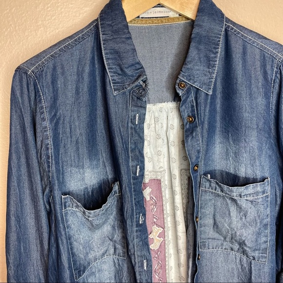 Coco + Jameson Printed Panel Back Chambray Button Up Shirt Size Large - Picture 4 of 7